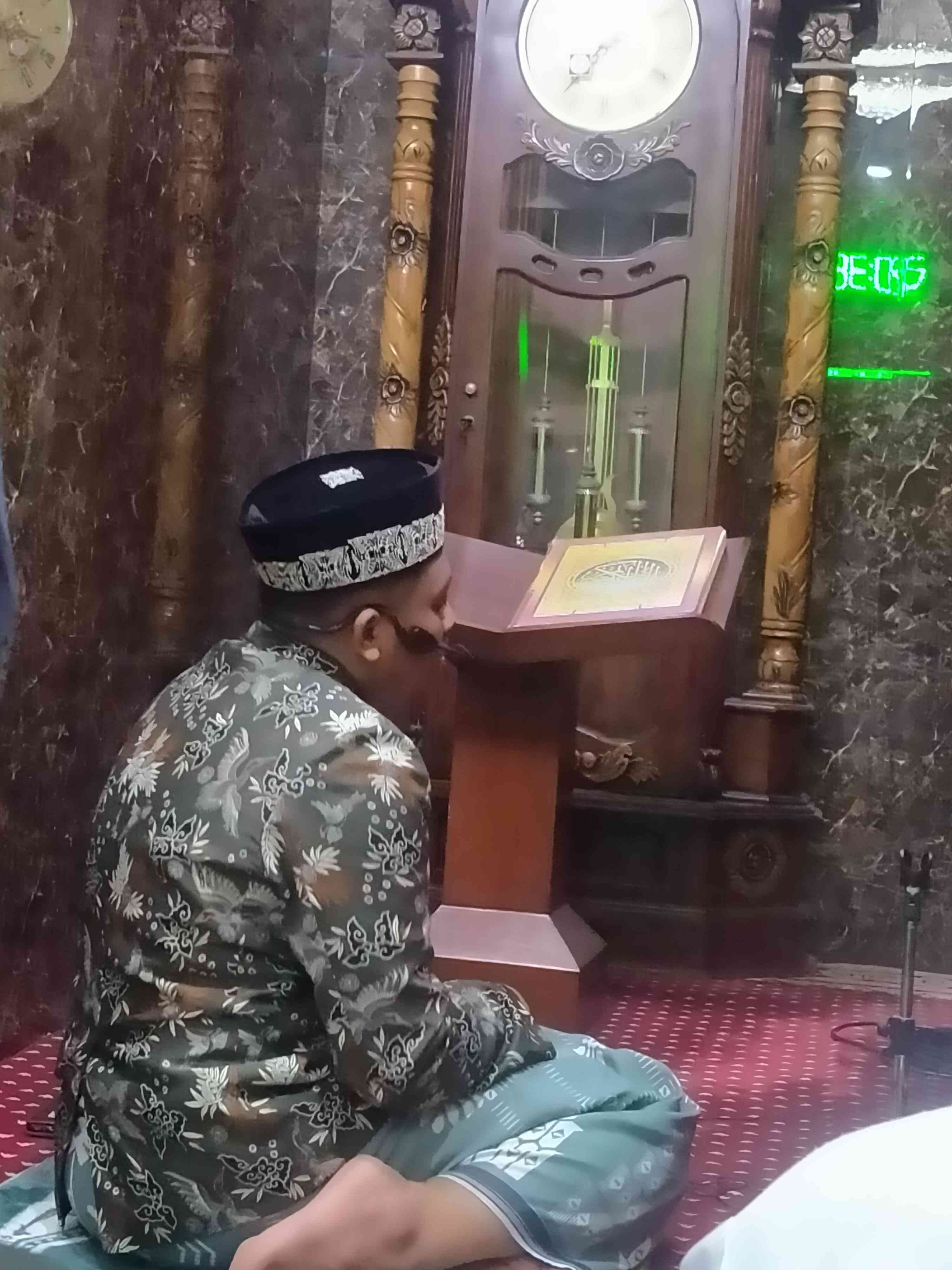 Mohon Taufik Al Hafidz, Imam sholat Isya Tarawih dan Witir (foto dokpri)