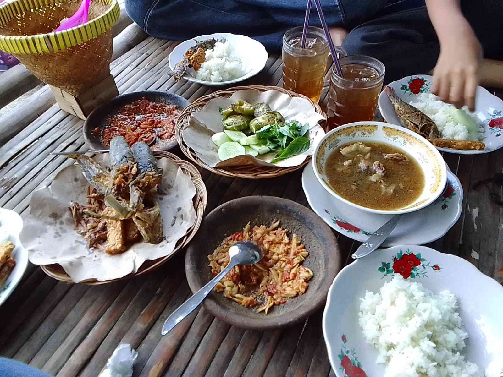 Jenis makanan atau menu harus dipertimbangkan dalam bukber. (Dok. pri)