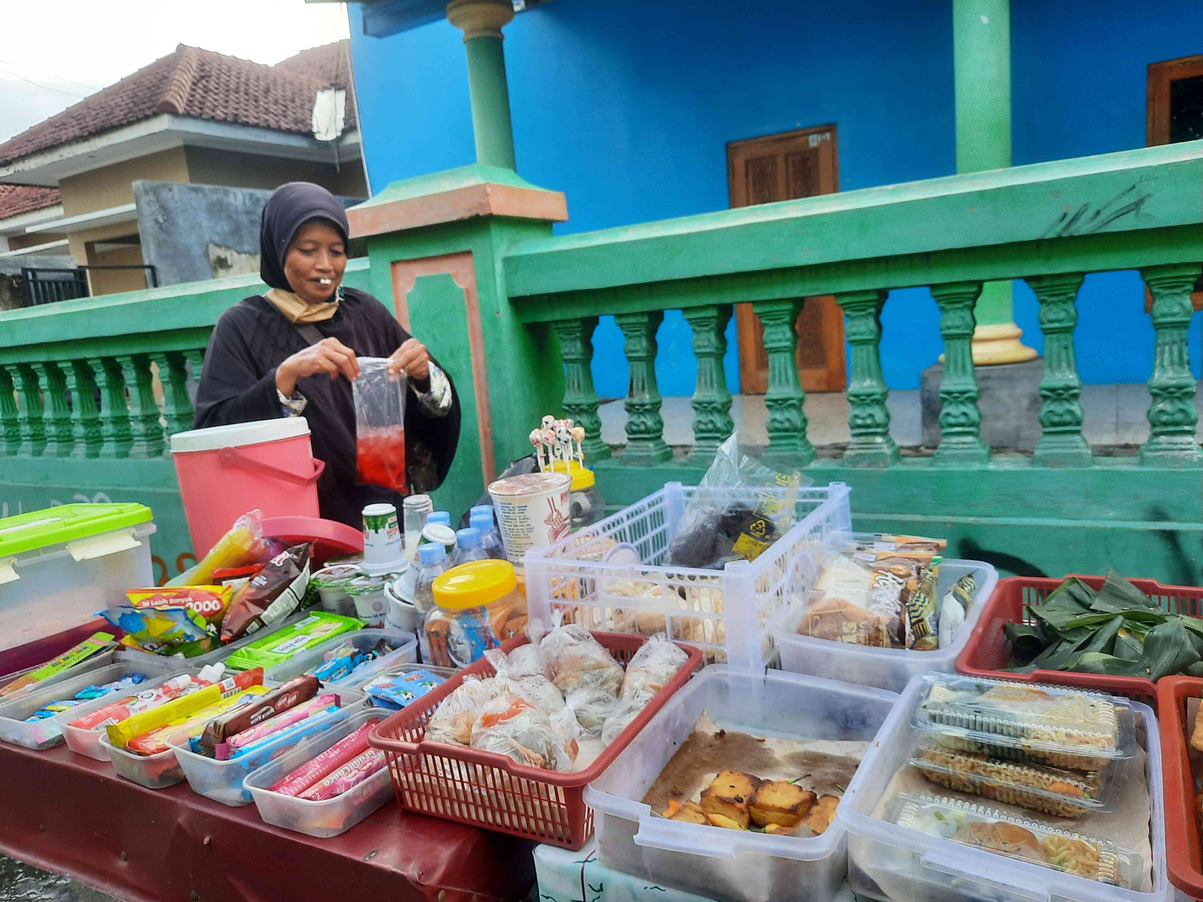 Penjual Takjil, Sumber gambar Dokumen Yuliyanti