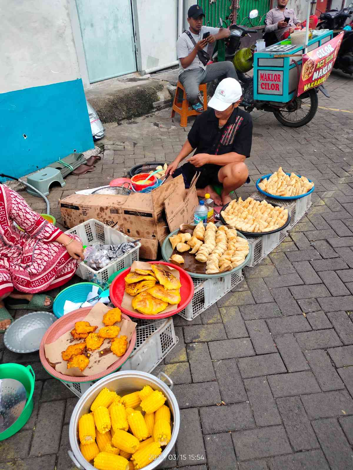 Suasana salah satu sudut pasar. Sumber: dokumentasi pribadi