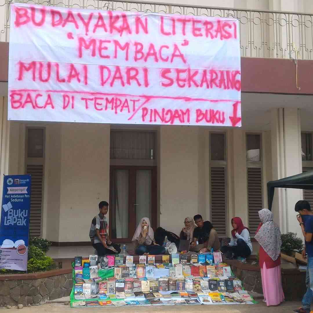 Ngabuburit semakin asyik dengan kegiatan Ngabuburead di Kampus. (Sumber: Dok.Pribadi/Siska Fajarrany via Gemercik Media)