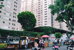 Street Food Kalibata City berlokasi di samping Apartemen Kalibata city (Dokumentasi pribadi)