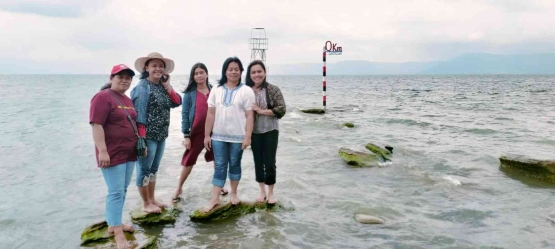 Titik 0 km Danau Toba di pantai Batu Hoda, Samosir (Dok. Pribadi)