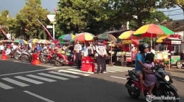 Pasar takjil di sepanjang jalan Sukarno Hatta Kota Malang. (Sumber: TribunMadura.com) 