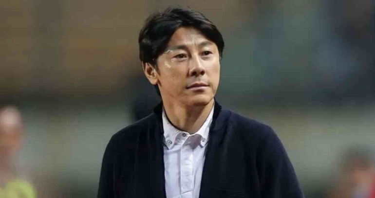 Shin Tae-yong, sedang mempersiapkan timnya menghadapi Vietnam di Kualifikasi Piala Dunia 2026 zona Asia. (Instagram @suksesbola)