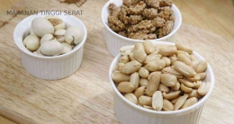 Biji-bijian seperti kacang merupakan sumber makanan tinggi serat yang bermanfaat untuk kesehatan tubuh (dok foto: blog.sesa.id)