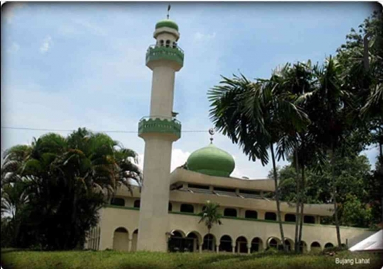 Masjid Al-Muttaqin Lahat - sumber gambar: photo by @Bujang Lahat