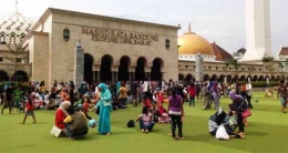 Dendi Ramdhani).Alun-alun Bandung tempat favorit untuk ngabuburit (FoyoKompas.com/