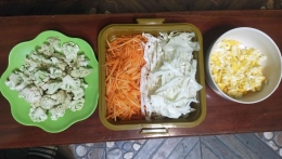 Bahan resep Oseng-oseng wortel, kubis dan kembang kol dipotong sesuai selera | Foto: Siti Nazarotin 