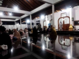 Suasana berbuka di Masjid Agung Ats-Tsauroh Serang (sumber: dokpri)