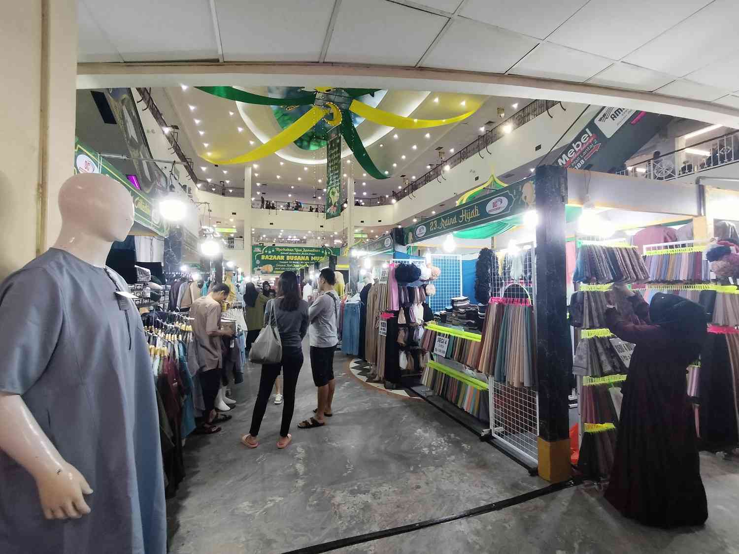 Bazar Busana Muslim. | Foto Dokumentasi Pribadi