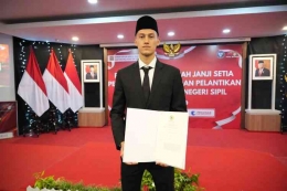 Jay Idzes usai menjalani pengambilan sumpah WNI di Kantor Kanwil Kemenkunham DKI Jakarta, Kamis (28/12/2023). (Dok. PSSI) via kompas.com