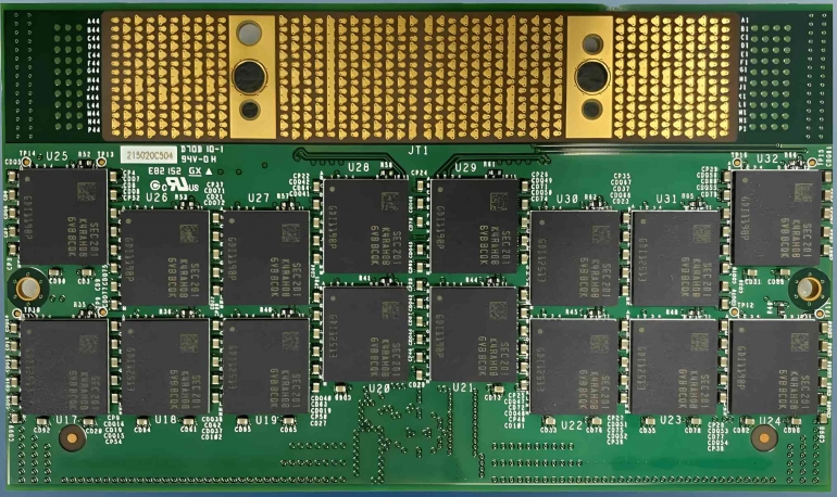 Gambar dari: DELL (memori CAMM generasi pertama)