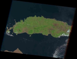 Gambar 1. Citra Landsat 5 Labuan Bajo (USGS)