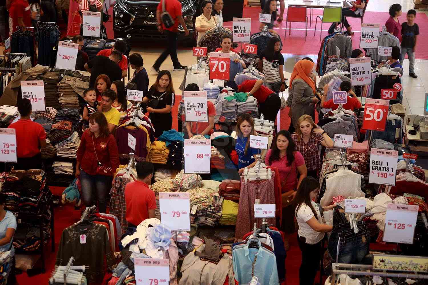 Iliustrasi mall sedang promo besar-besaran sumber gambar sulut daily