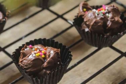 Ilusrasi kue cokelat choco crunch tanpa oven. (Dok. Shutterstock/Fillah Alfatih via kompas.com) 