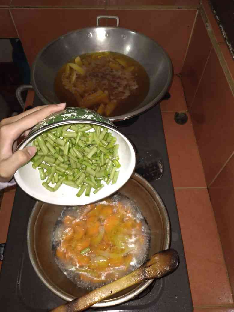 Aku memasak tumis sayuran untuk buka atau sahur. Sumber gambar dokumen pribadi.