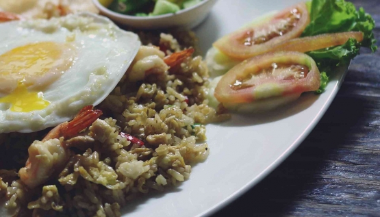 Nasi gila mudah dibuat sendiri, cocok untuk menu berbuka anak kos. Sumber: Pixabay/abierachman.