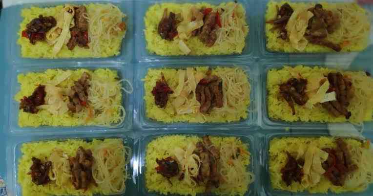 Nasi kuning dalam cup, sumber gambar: Cookpad