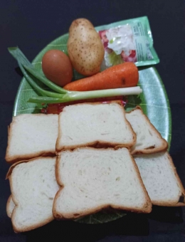 Bahan pembuat kreasi makanan berbuka anak kost dari roti tawar (dokpri)