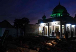 Ilustrasi masjid sebagai tempat buka puasa dan kegiatan Ramadan lain (Sumber: Kompas.com)