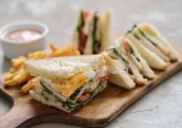 Sandwich telur dan sayur sumber gambar by freepik 