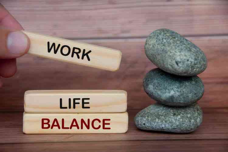 Ilustrasi work life balance. (Sumber: iStockphoto/Jerome Maurice via kompas.com) 