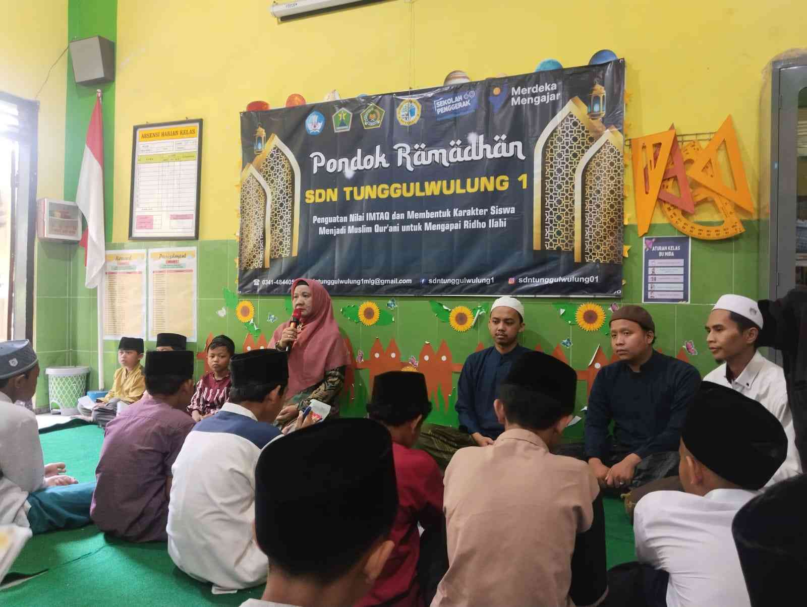 Pengarahan Ibu Kepala sekolah, dokumentasi pribadi 