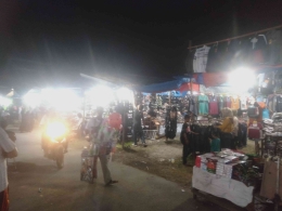 Poto: suasana Bazar ramadan Karimun yang mulai kelihatan rampai pengunjung (dokpri)