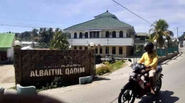 Masjid Agung Al-Baitul Qadim, Masjid tertua di Pulau Timor, dibangun tahun 1806 lokasi di Air mata, Kp. Solor, Kota Kupang, NTT (dok foto: detik.com)