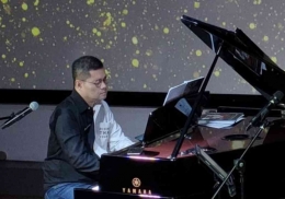 Pianis Ananda Sukarlan adakan kompetisi untuk anak-anak berbakat musik dengan disabilitas. (Foto: kitaanaknegeri.com)