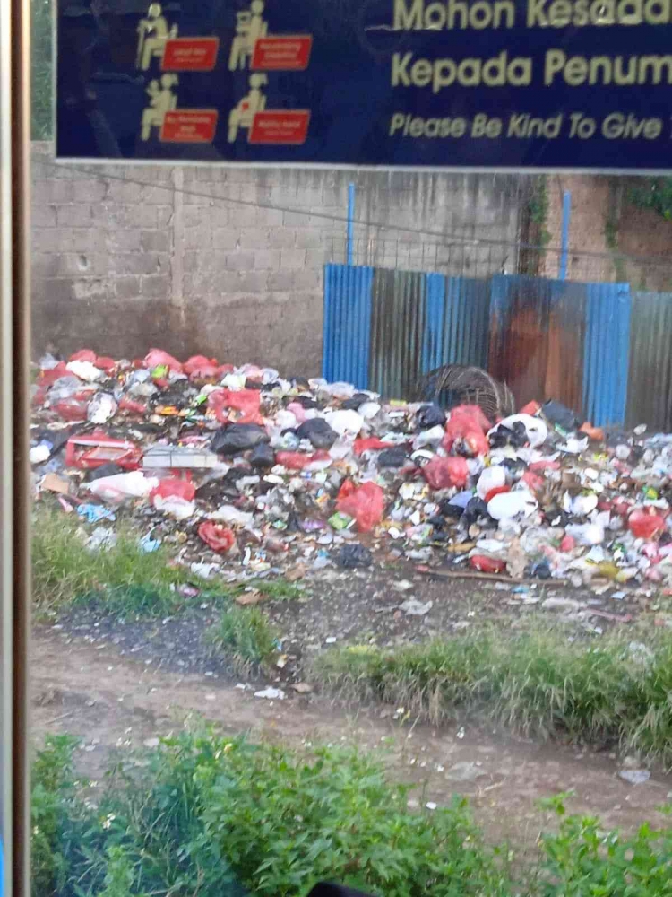 Gambar Pribadi : Gambar Tempat Pembuangan sampah Liar 