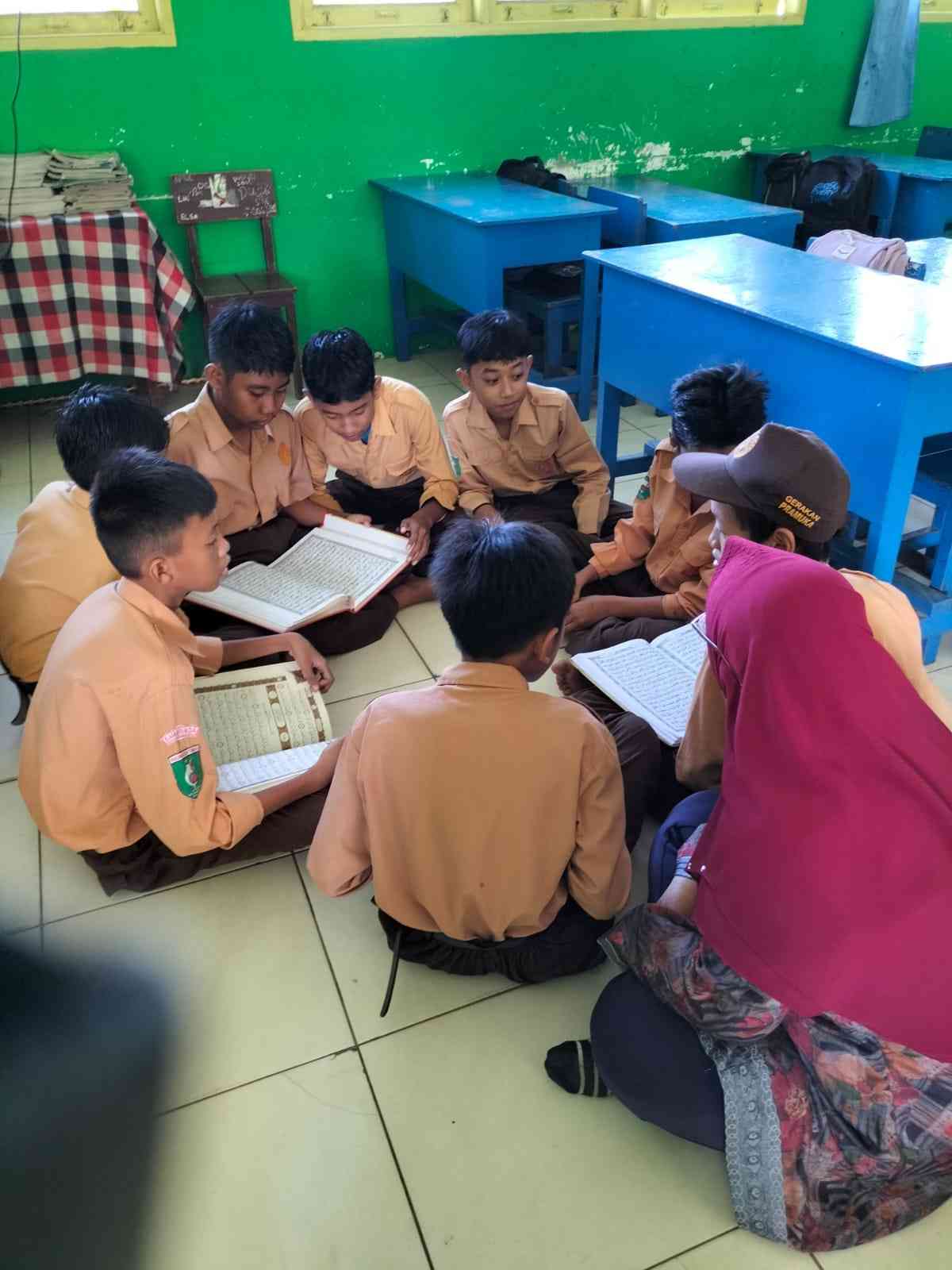 Kegiatan Siswa tadarusan di Pesantren kilat Bulan Ramadan (Dokpri)