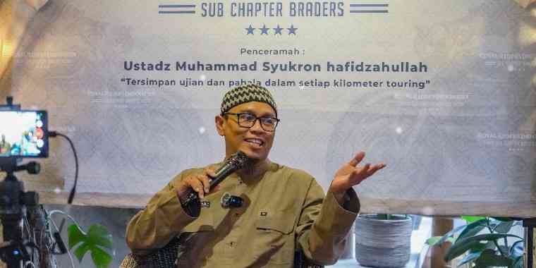 Ustadz Muhammad Syukron saat menyampaikan materi tausiyah. (Kangmox) 