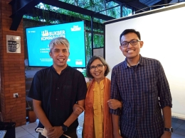 Penulis (tengah) bersama Andre Lolong (kiri) dan Kompasiana Movie Enthusiast Yonathan Christanto (kanan). (Sumber: Taufik/Dokumentasi pribadi)