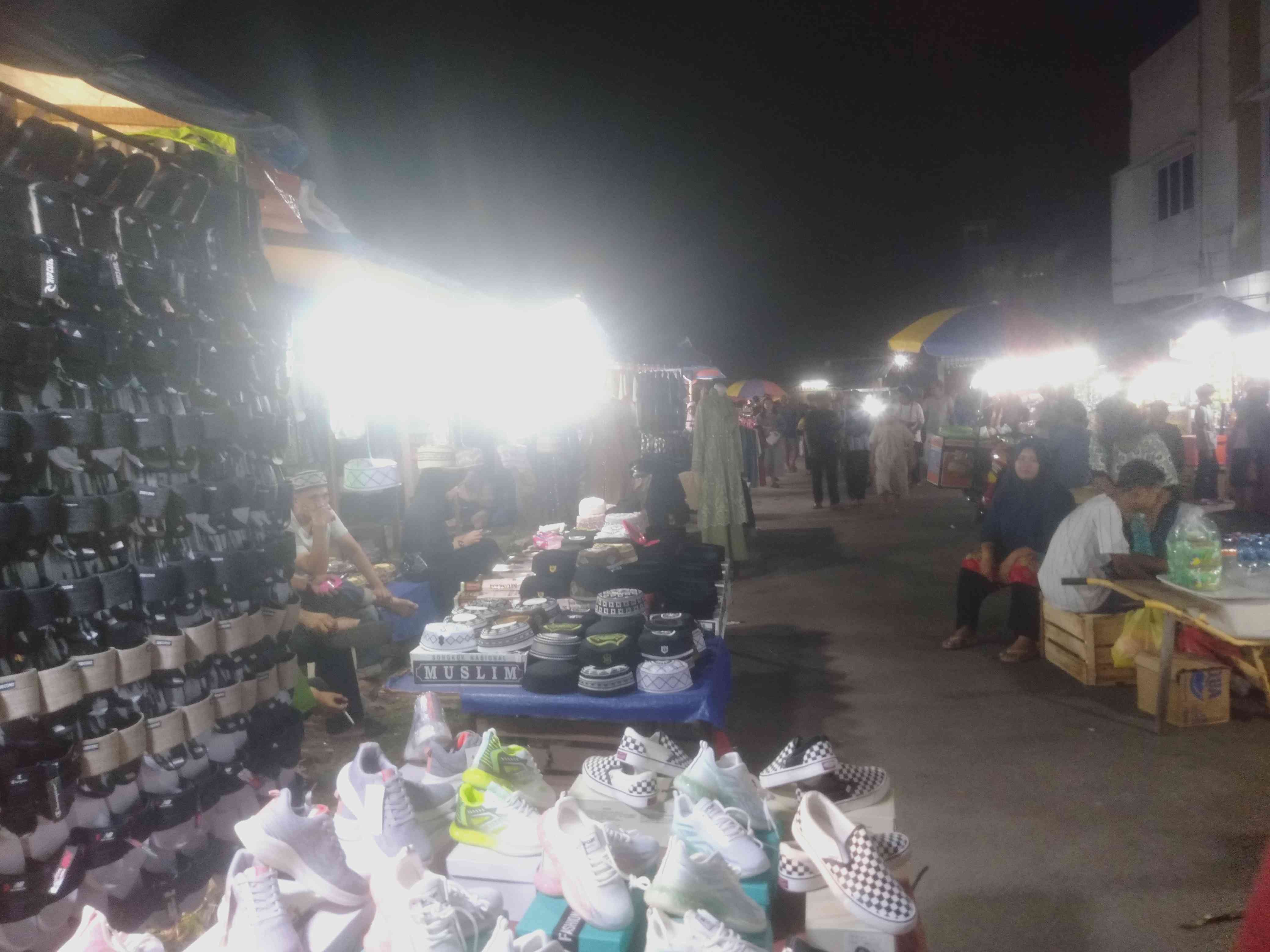 Poto: salah satu stand Bazar Ramadhan Karimun yang di kelola oleh Romi Amir dkk (dokpri)