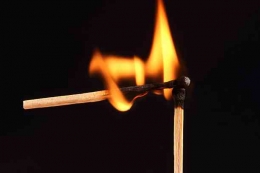 Ilustrasi Waspada Kode Alam, Korek Api Sering Hilang di Tongkrongan. Sumber: TRILOGI
