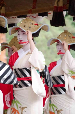 Ilustrasi Wanita Kimono Jepang via pixabay.com