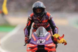 Jorge Martin merayakan kemenangan perdana di MotoGP 2024. Sumber: getty images (PATRICIA DE MELO MOREIRA)