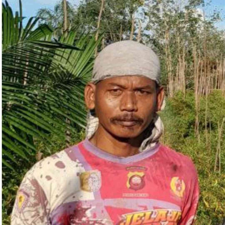 Timbul, petani sawit swadaya dari Desa Merarai Satu, Kabupaten Sintang
