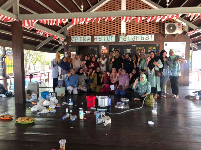 Pelatihan Pengolahan Minyak Jelantah oleh PMO Jabodetabekpunjur dan Yayasan Jalantara di Pulau Kelapa (2023). Foto: Anestia Lairatri