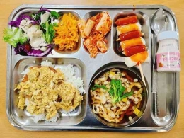 Ilustrasi makan siang anak sekolah di Korea Selatan (Foto : Detik Food)