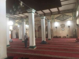 Ruang interior masjid: (Dokumentasi Pribadi)
