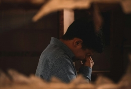 Ilustrasi seorang pria yang menangis. Sumber: Pexels/Gül Işık