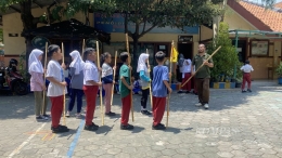 Ilustrasi-- Kegiatan siswa di SD Negeri Barusari 01, Kecamatan Semarang Selatan, Kota Semarang, Jawa Tengah, Selasa (7/11/2023). Di sekolah itu ada 17 siswa berkebutuhan khusus. (KOMPAS/KRISTI D UTAMI)