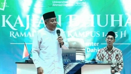 Kajian Dhuha Masjid Islamic Center Universitas Ahmad Dahlan (UAD) dengan pemateri dr. H. Agus Taufiqurrahman, Sp.S., M.Kes. (Foto: Nafisah)