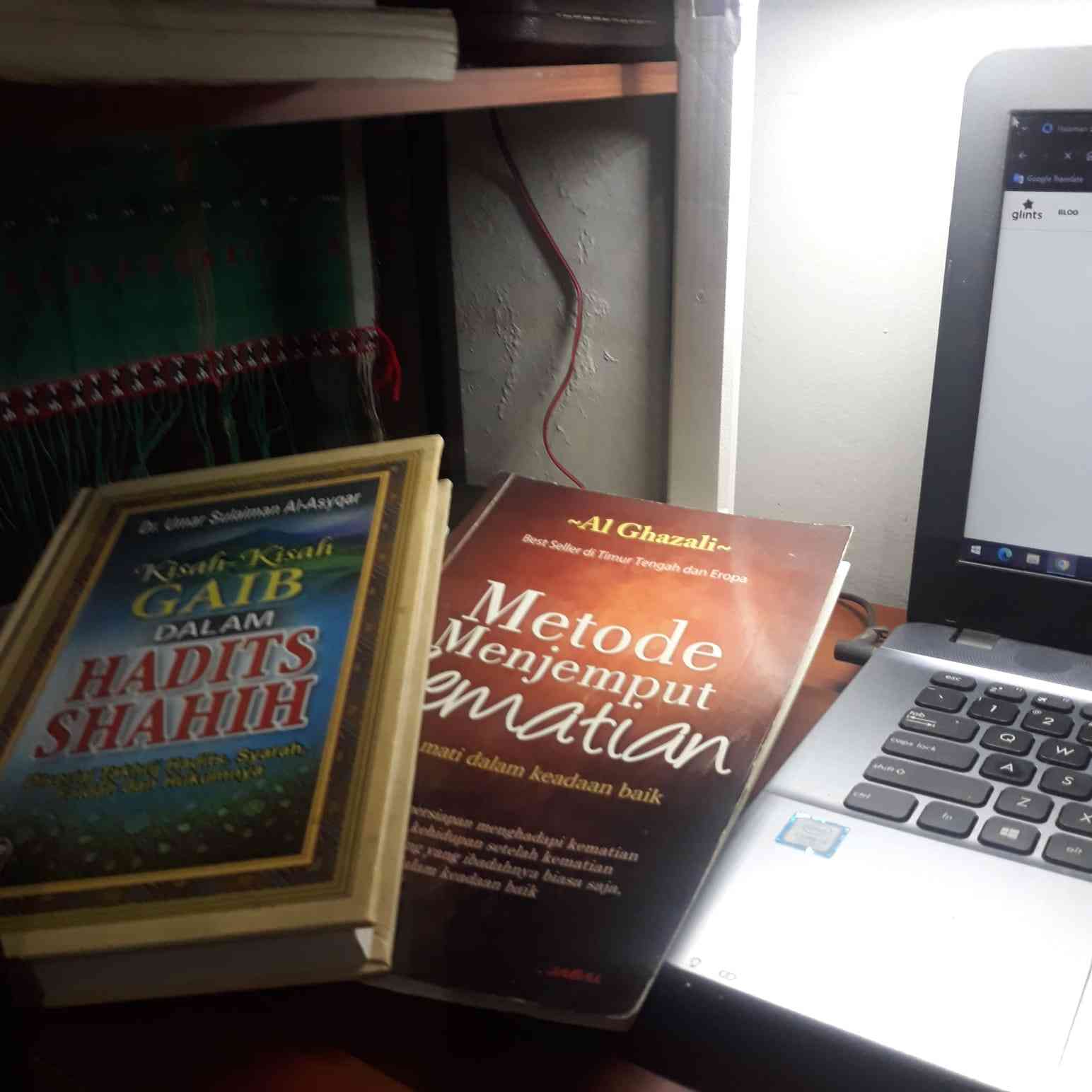Dua Buku sebagai bacaan di bulan Ramadan (Foto Dokpri). 