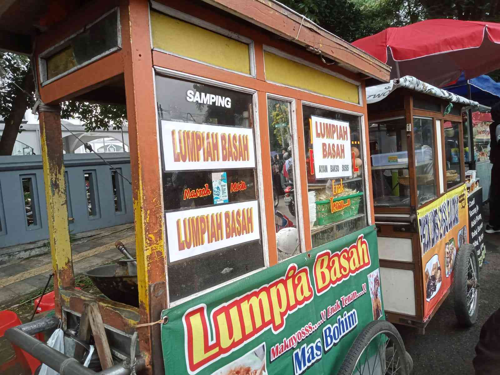 Gerobak lumpia basah milik Bohim (Mariyah Rana)