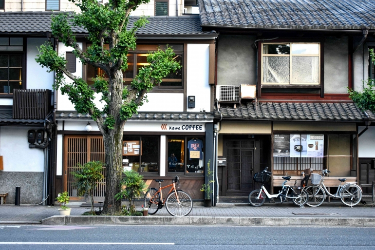 Negeri Sakura Menanti: Menggapai Impian Tinggal di Jepang (Rob Maxwell on unplash)