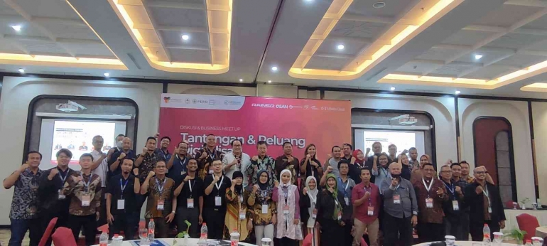 Foto bersama (koleksi pribadi)